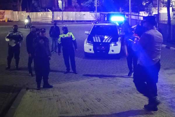 Personel Polres Batu lakukan patroli Blue Light di sejumlah titik rawan Balap liar serta aksi Curas Curat dan Curanmor. (ist) - Antisipasi Balap Liar, Polres Batu Laksanakan Patroli Blue Light