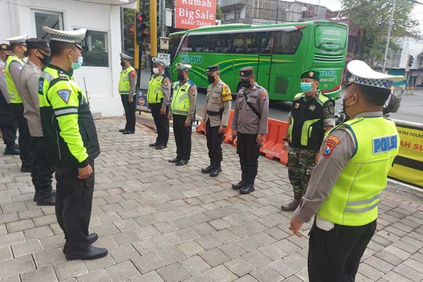 Personel gabungan Kota Malang lakukan pengamanan jelang nataru. (ist) - Personel Gabungan Kota Malang Lakukan Pengamanan Jelang Nataru