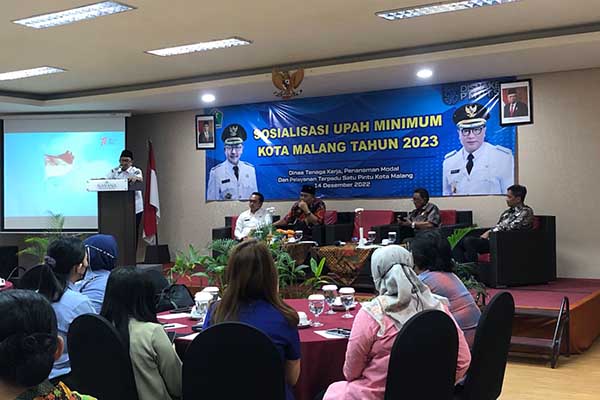 Saat Walikota Malang, Sutiaji memberi sambutan. (ws6) - DPRD Kota Malang Akan Kawal UMK Kota Malang