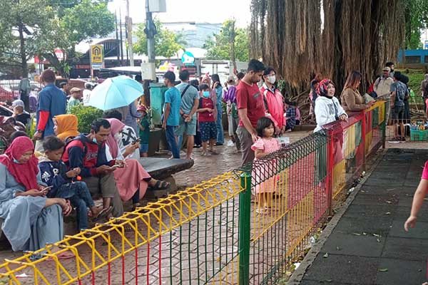 Suasana Alun-alun Kota Malang, sehari jelang Tahun Baru 2023. (ws7) - Alun-alun Kota Malang, Alternatif Destinasi Liburan Tahun Baru
