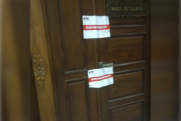 Ruangan Wakil DPRD Jatim disegel KPK. (ist) - Wakil DPRD Jawa Timur Terjaring OTT KPK