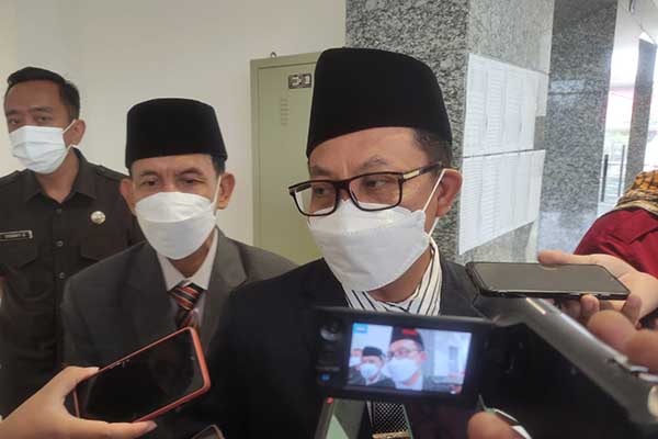 Wali Kota Malang, Sutiaji. (rhd) - Dinilai Prematur, Sutiaji: Musorkot Jangan Dipaksakan