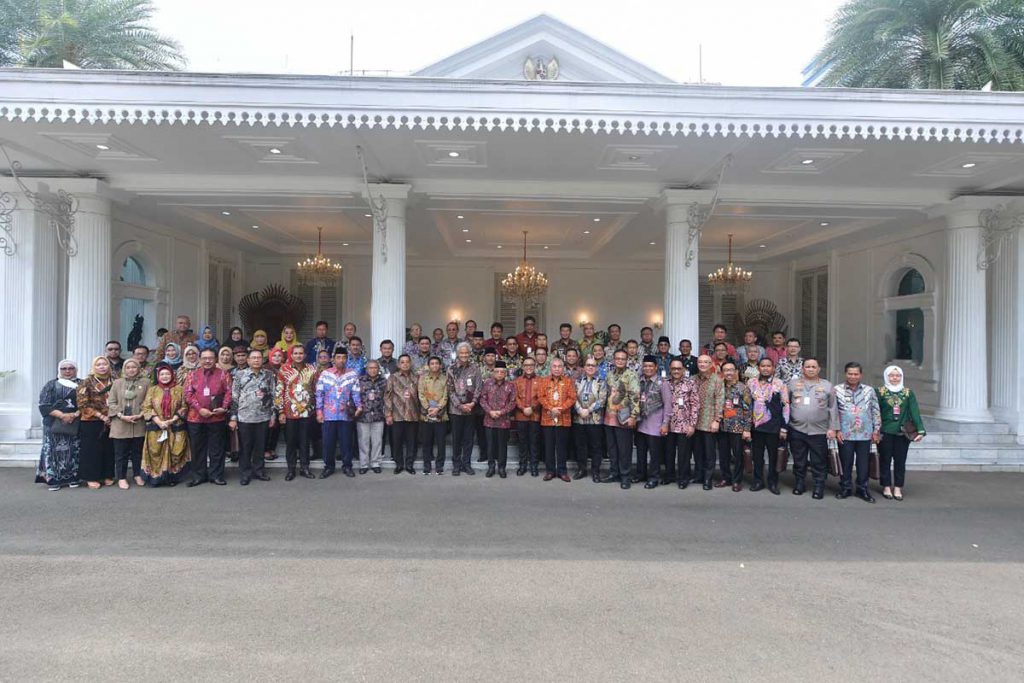 Wapres Ma'ruf Amin bersama Walikota dan Bupati usai peresmian 26 MPP di seluruh Indonesia. (ist) - Wapres Resmikan 26 MPP, Termasuk Mal Pelayanan Publik Merdeka Kota Malang