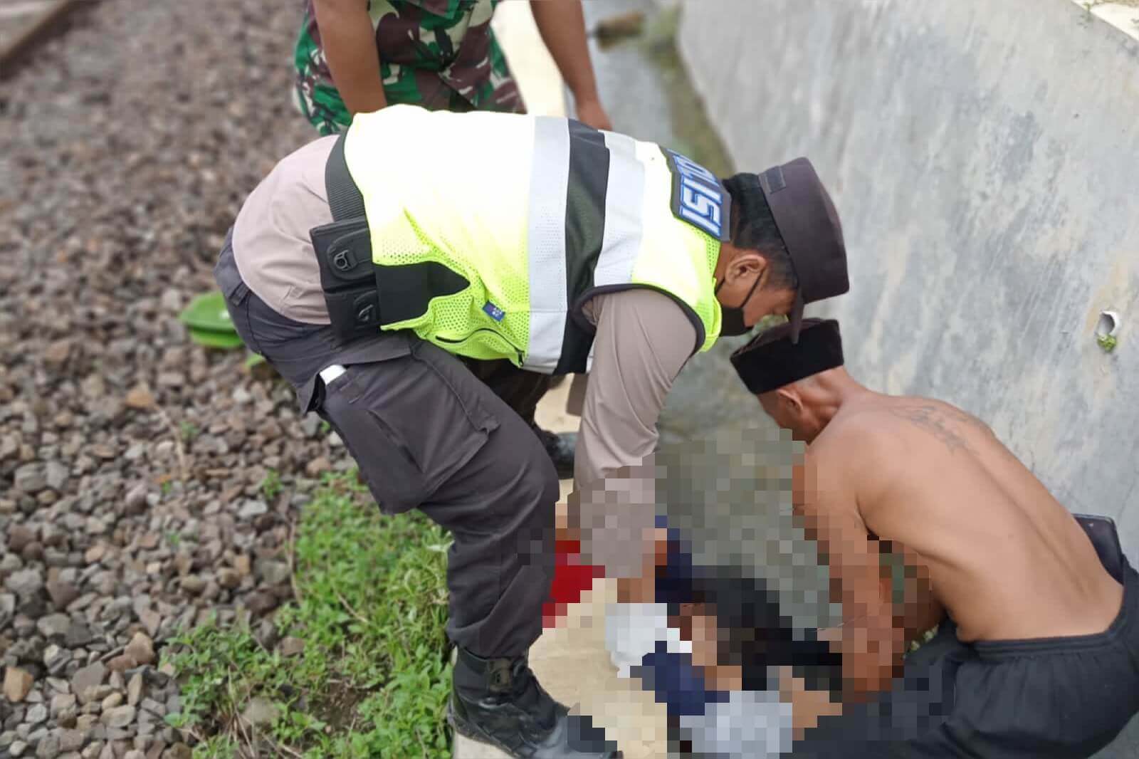 proses evakuasi korban ka