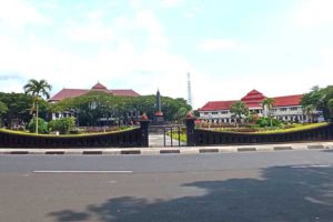 Alun-alun Tugu Kota Malang akan direvitalisasi di pertengahan 2023. (ws7) - Pertengahan Tahun 2023, Alun-alun Tugu Kota Malang Berwajah Baru