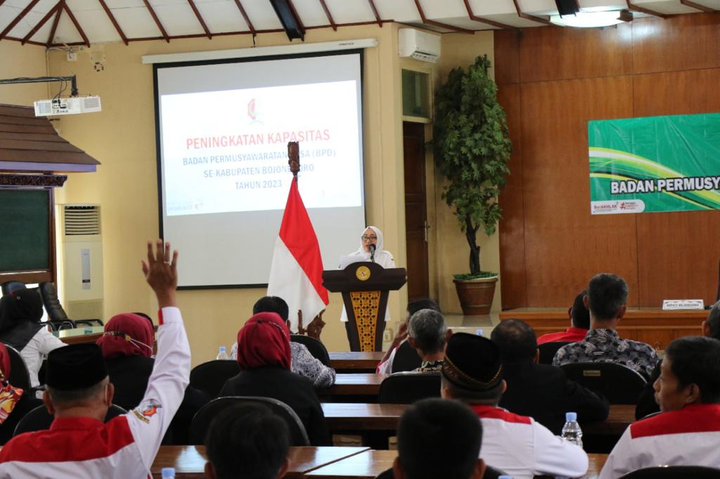 bupati anna dalam pembinaan peningkatan kapasitas bpd