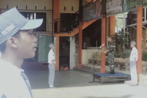 Danramil Blimbing jadi pembina upacara di SMKN 8. (ist) - Danramil Blimbing Jadi Pembina Upacara di SMKN 8, Begini Wejangannya