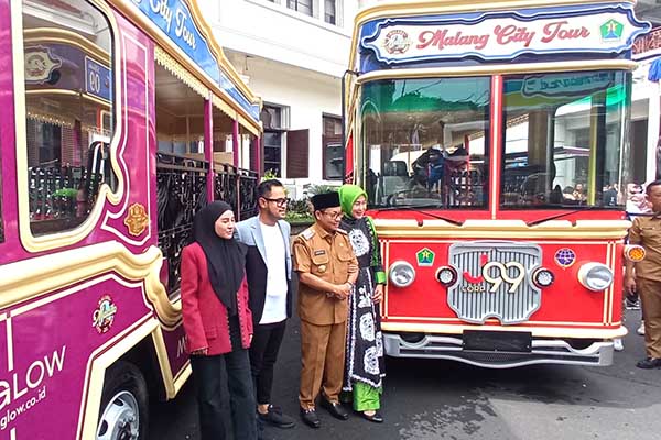 Dua Macito yang terparkir di halaman Balaikota Malang. (ws7) - Disumbang Dua, Pemkot Malang Bakal Maksimalkan Lima Macito Manjakan Wisatawan