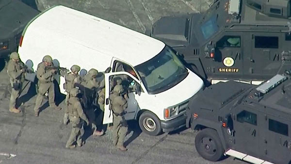 ft2 penemuan mobil pelaku penembakan massal di california. (ist) - Tewaskan 10 Orang, Pelaku Penembakan Saat Imlek di California Dilaporkan Tewas