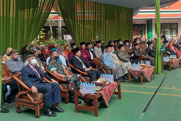 Jajaran Kodim 0833 hadiri upacara Hari Amal Bakti Kementerian Agama. (ist) - Jajaran Kodim 0833 Hadiri Upacara Hari Amal Bakti Kementerian Agama