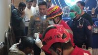 kapolresta malang kota kombes pol budi hermanto sik msi turut memberikan penanganan pada korban perusakan kandang singa.