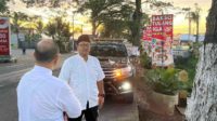 kepala dpuprbm saat bersama pj wali kota meninjau jalan di batu