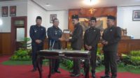 pimpinan dprd kabupaten tulungagung bersama bupati tulungagung maryoto birowo dan wabup tulungagung
