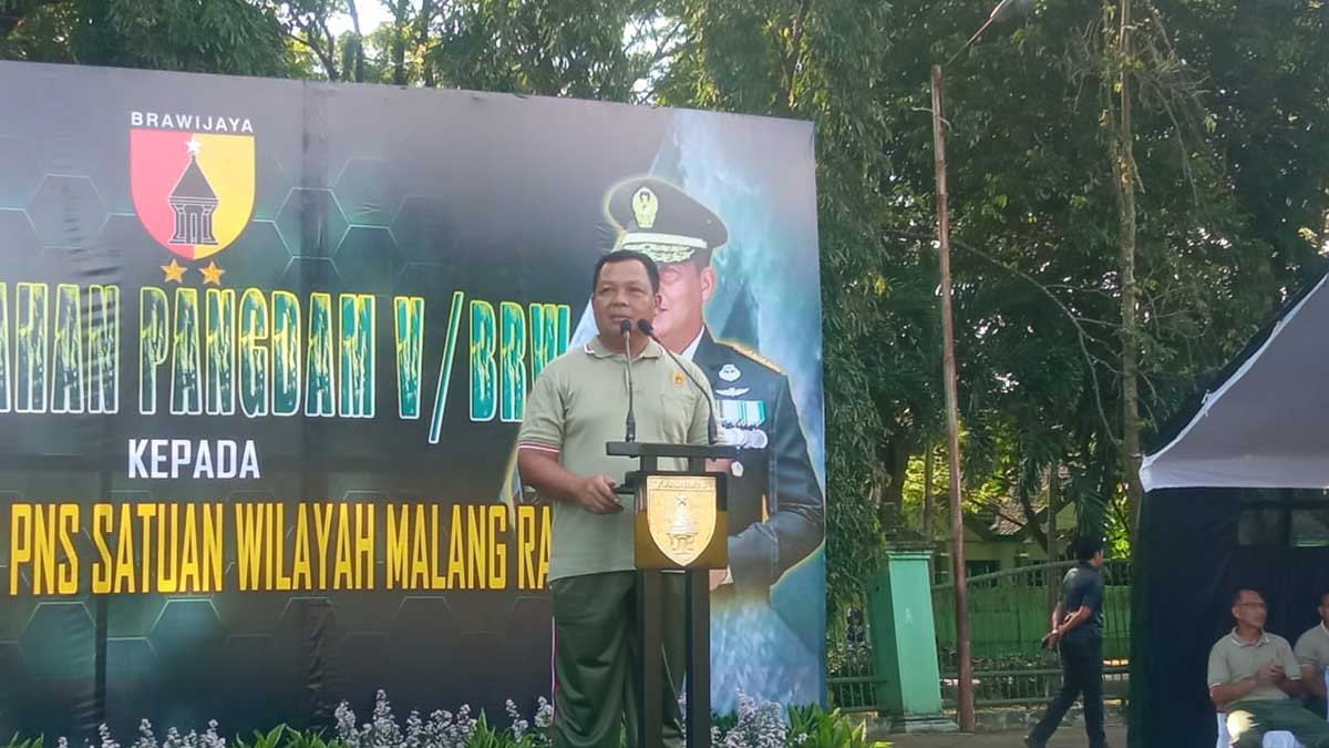 Pangdam V/Brawijaya, Mayjen TNI Farid Makruf saat memberikan arahan. (ws7) - Pangdam V/Brawijaya Puji Prajurit Malang Miliki Moril dan Semangat Tinggi