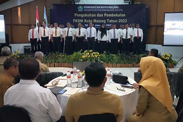 Pengukuhan dan Pembekalan FKDM Kota Malang. (ist) - Bangkesbangpol Gelar Pengukuhan dan Pembekalan FKDM Kota Malang