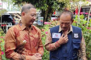 Pj Walikota Batu bersama Kadinsos Batu. (ist) - Pj Walikota Batu Siapkan Strategi untuk Entaskan Kemiskinan
