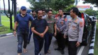 samanhudi anwar saat tiba di mapolda jatim