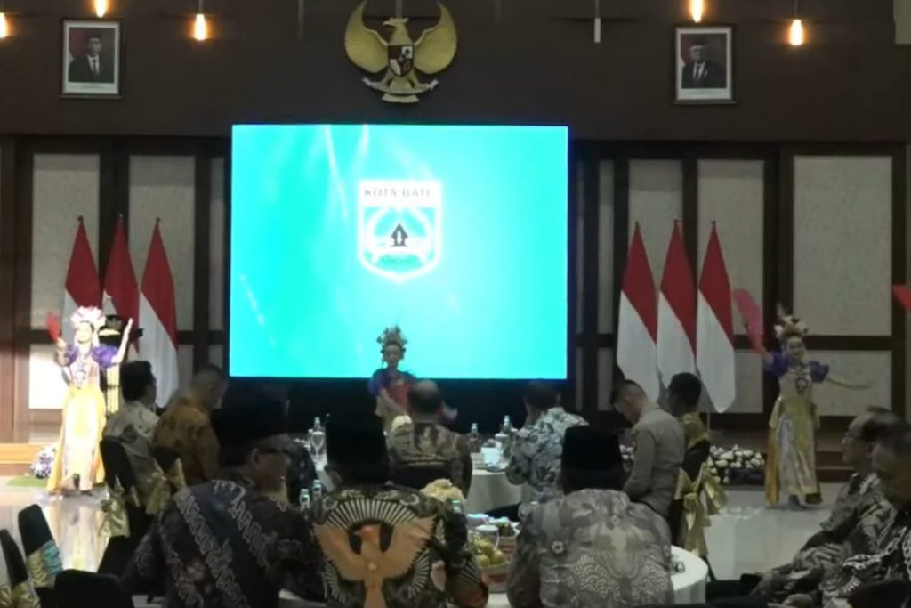 suguhan tarian dalam acara silaturahmi penjabat wali kota batu dengan forkopimda. (ist) - Malam Perkenalan Penjabat Wali Kota, Aries Paewai Ajak Seluruh Elemen Bersinergi
