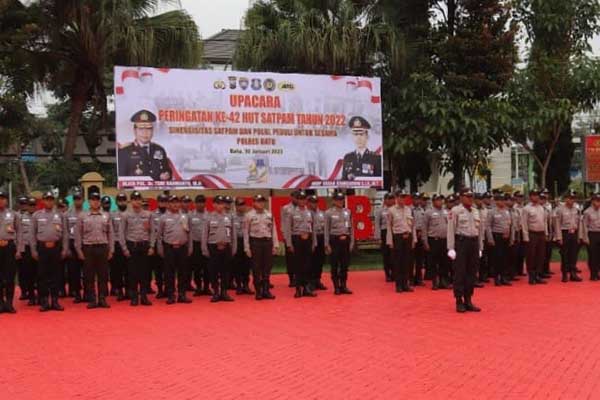 Upacara Peringatan HUT Satpam ke-42. (ist) - Kapolres Batu Berharap Satpam Lebih Profesional dan Berkonstribusi Nyata