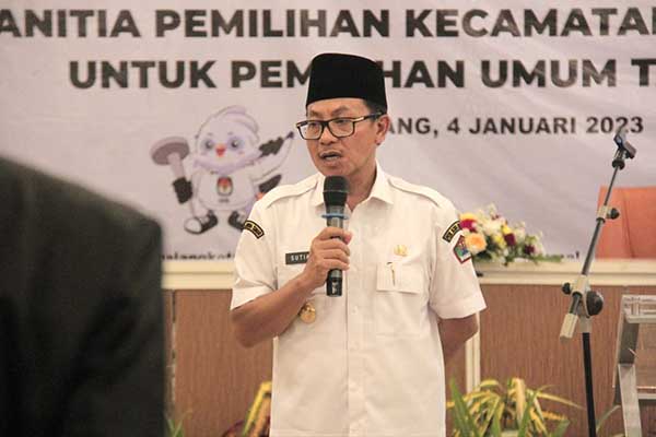 Wali Kota Malang, Sutiaji menyampaikan, pesan kepada PPK. (ws7) - KPU Kota Malang Lantik 25 Panitia Pemilihan Kecamatan