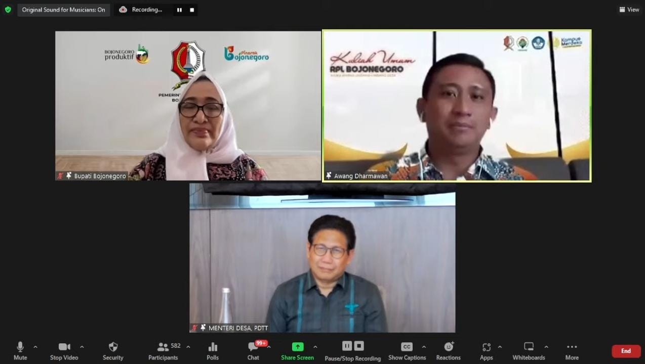 Bupati Bojonegoro Anna Mu'awanah dan Menteri Desa PDTT Abdul Halim Iskandar memberi kuliah umum dengan tema 'Nawa Warsa Undang-undang Desa', Kamis (19/1) - Menteri Desa PDTT: RPL Bojonegoro Investasi SDM Jangka Panjang