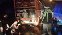 Proses evakuasi korban. (Ist) - https://seru.co.id/37222-habis-ditabrak-truk-lc-diperkosa-dan-tewas