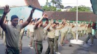 Anggota Kodim 0833 Kota Malang Senam Kesegaran Jasmani bersama. (ist) - Jaga Kebugaran Tubuh, Anggota Kodim 0833 Kota Malang SKJ Bersama
