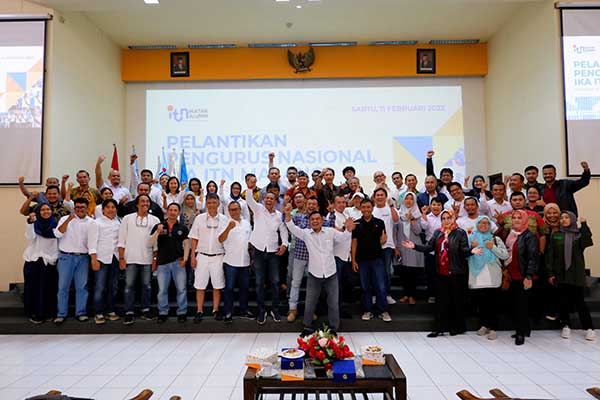 Bersama Pengurus Nasional IKA ITN Malang 2023-2025. (ist) - Pengurus Nasional IKA ITN Malang 2023-2025 Resmi Dilantik - Ketum harapkan IKA ITN jadi pusat informasi bagi stakeholder