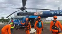 Evakuasi rombongan helikopter mendadak darurat Kapolda Jambi. (ist) - Lokasi Kapolda Jambi Ditemukan, TNI AU Siapkan Evakuasi