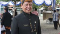 Masrukin terlihat senyum saat usai pelantikan. (su) - Berangkat dari Pj Lurah, Masrukin Resmi Menjabat sebagai Sekda Pamekasan