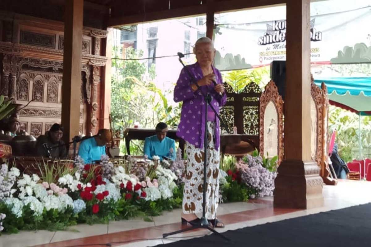 Penasehat Sinden Kota Batu, Ibu Sinta. (dik) - "Nguri-Uri Budoyo", Disparta Batu Gelar Kontes Sinden Idola 2023