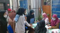 Pendataan kesehatan Maba KKM oleh tim kesehatan. (ist) - Ratusan Maba KKM UB Keracunan Massal, Begini Penjelasan PSIK FT UB