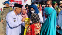 Kegiatan operasi pasar murah, Pemerintah Kabupaten Malang. (wul) - Operasi Pasar Murah di Pasar Bululawang Digelontor Delapan Ton Beras