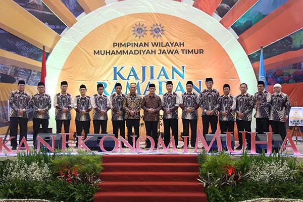 Para tokoh Muhammadiyah sebelum menyampaikan pendapatnya tentang Jihad Ekonomi. (ist) - Kajian Ramadan Jihad Ekonomi Muhammadiyah, Begini Pendapat Para Tokoh