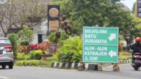 Taman Tugu Adipura tak dibongkar, hanya diperkecil. (ws7) - Tugu dan Taman Jalur Satu Arah Kayutangan Tak Dibongkar, Hanya Digeser dan Diperkecil