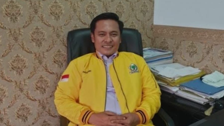 anggota komisi a dprd surabaya arif fathoni