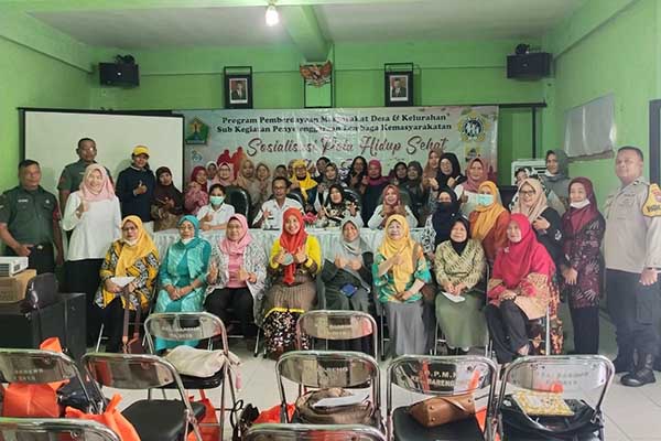 Babinsa Klojen dampingi sosialisasi pola hidup sehat usia senja. (ist) - Babinsa Klojen Dampingi Sosialisasi Pola Hidup Sehat Usia Senja