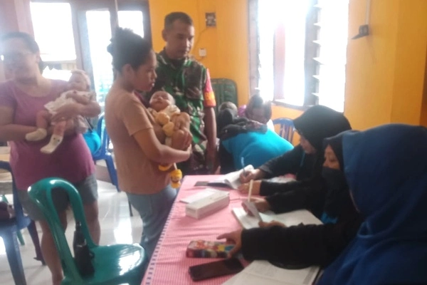 babinsa sukun dampingi posyandu warga pisangcandi. (ist) - Babinsa Sukun Dampingi Posyandu Warga Pisangcandi