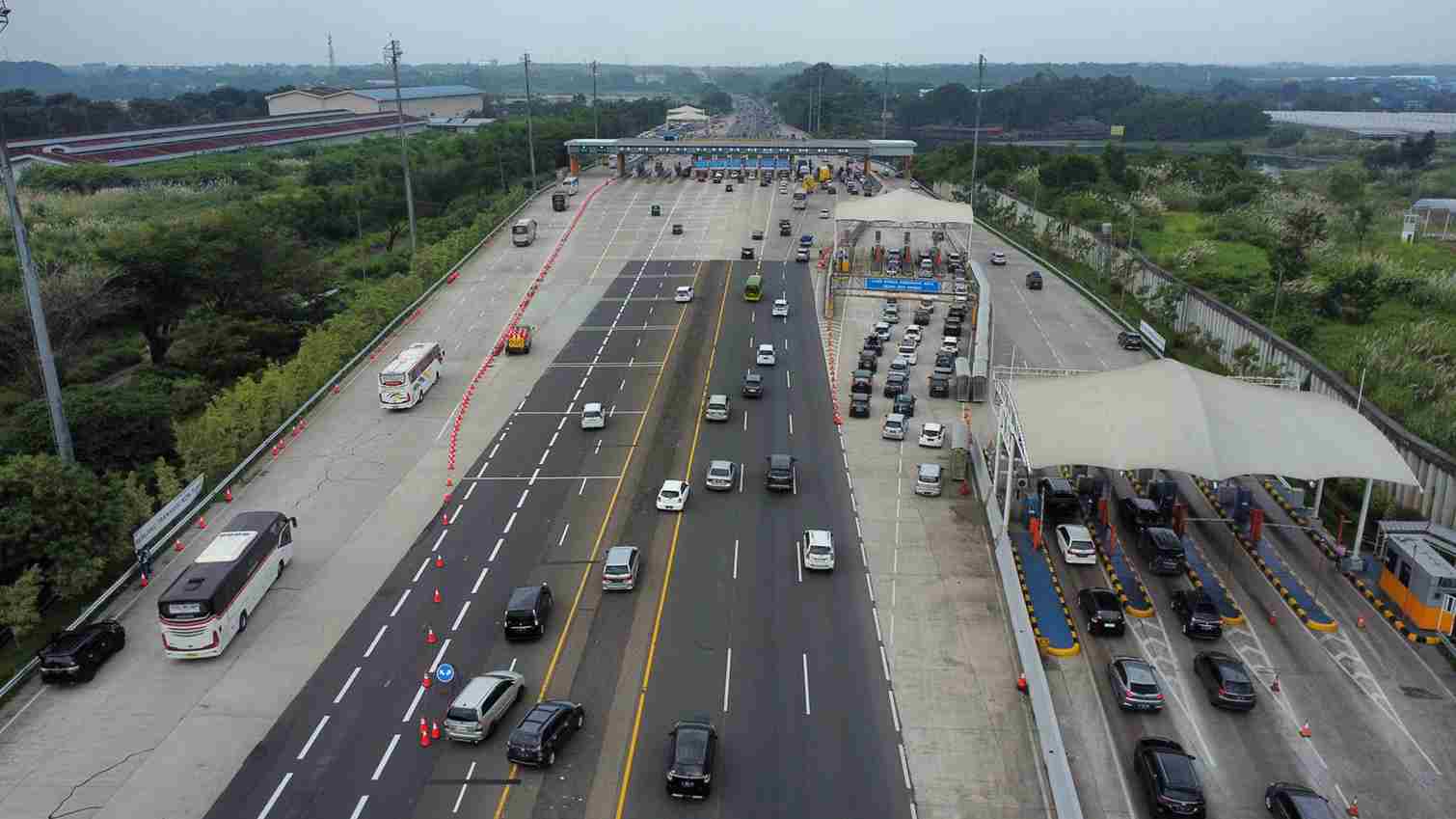 gerbang tol gt cikampek utama