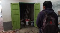 Gudang lokasi ditemukannya jasad korban. (jup) - Ditinggal Keluarga Umroh, Seorang Pemuda Tewas Gantung Diri di Gudang Rumahnya