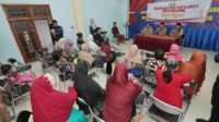 kabid humas kombes pol dirmanto membagikan sembako