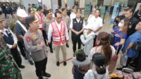 Kapolri Tinjau Arus Mudik Lebaran di Pelabuhan dan Bandara Juanda