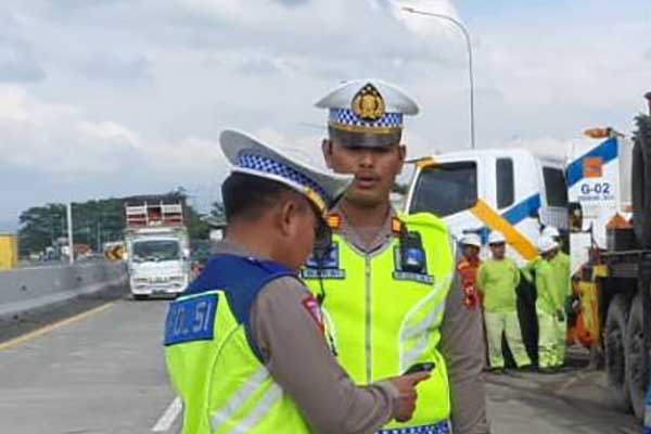 Kasat Lantas Polres Boyolali, AKP Herdi Pratama. (foto: doc Polda Jateng/jl) - Ini Sebagian Identitas Korban Laka Karambol Tol Semarang-Solo