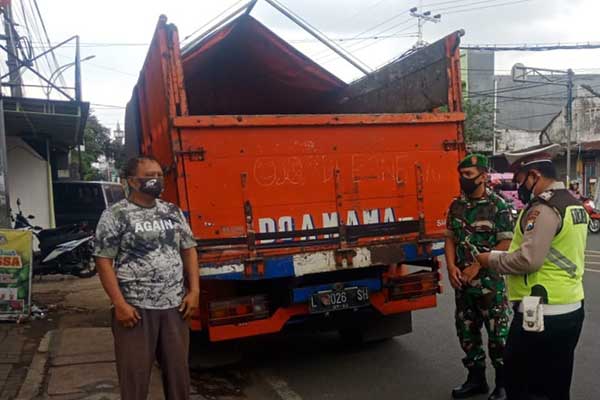 Kodim 0833 kerahkan personel pantau Pos Pengamanan PMK. (ist) - Kodim 0833 Masif Kerahkan Personel Pantau Pos Pengamanan PMK