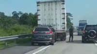 kondisi mobil honda crv yang menabrak truk di tol solo boyolali