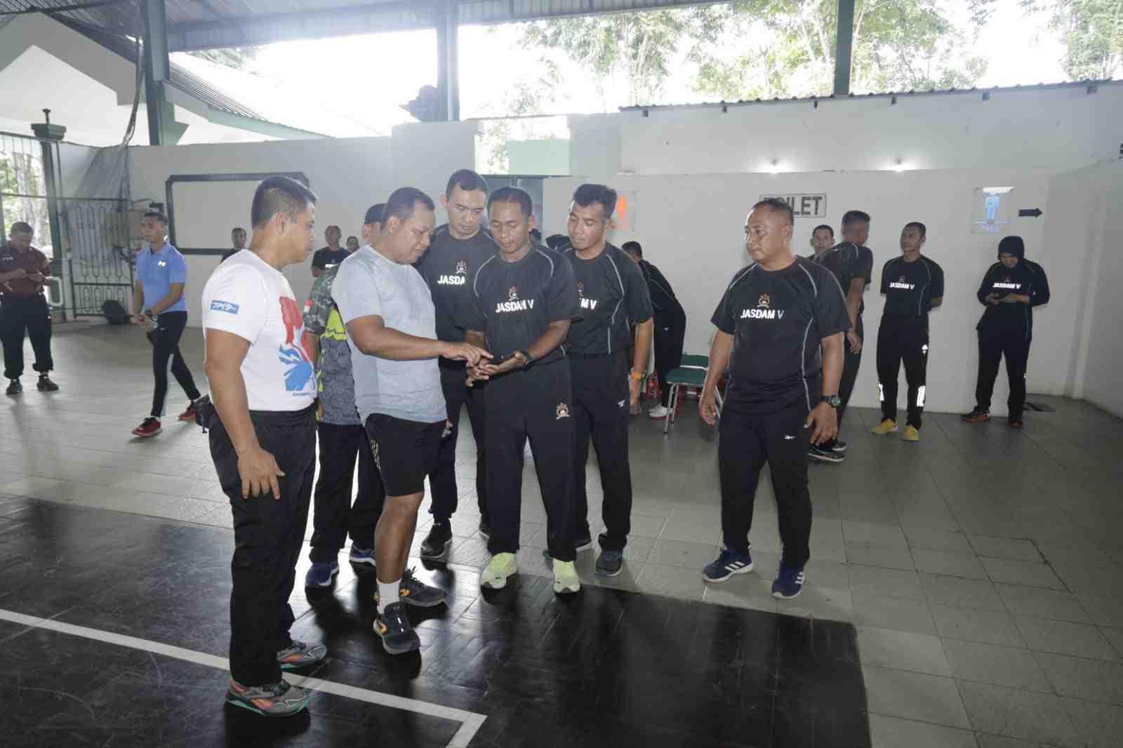 mayjen tni farid makruf tinjau proses seleksi atlet pencak silat