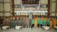 mayjen tni farid makruf ertemu para serdadu sepuh