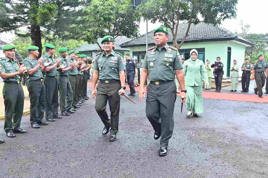 pangdam v brawijaya mayjen tni farid makruf saat kunjungan kerja di kodim 0801 pacitan