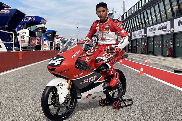Pembalap Mario Aji. (ist) - Pembalap Mario Aji Cetak Prestasi Baru di Moto3 Amerika Serikat