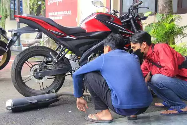 pemilik kendaraan yang mengembalikan kondisi kendaraannya sesuai spektek. (jup) - Motor Pelanggar Tak Diambil, Polisi Akan Tetapkan sebagai Barang Temuan